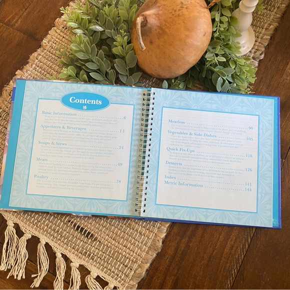 CROCKERY COOKBOOK by BETTER HOMES & GARDEN Homemade Dishes for Your Crockpot - Picture 4 of 5